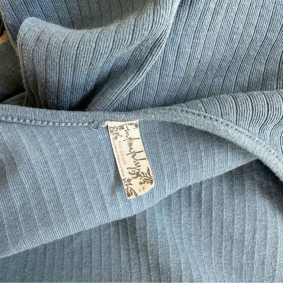 Free People | Blue top with scoop back - Size Small - Picture 4 of 4